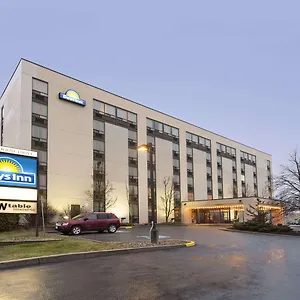 *** Hotel Days By Wyndham West Canada